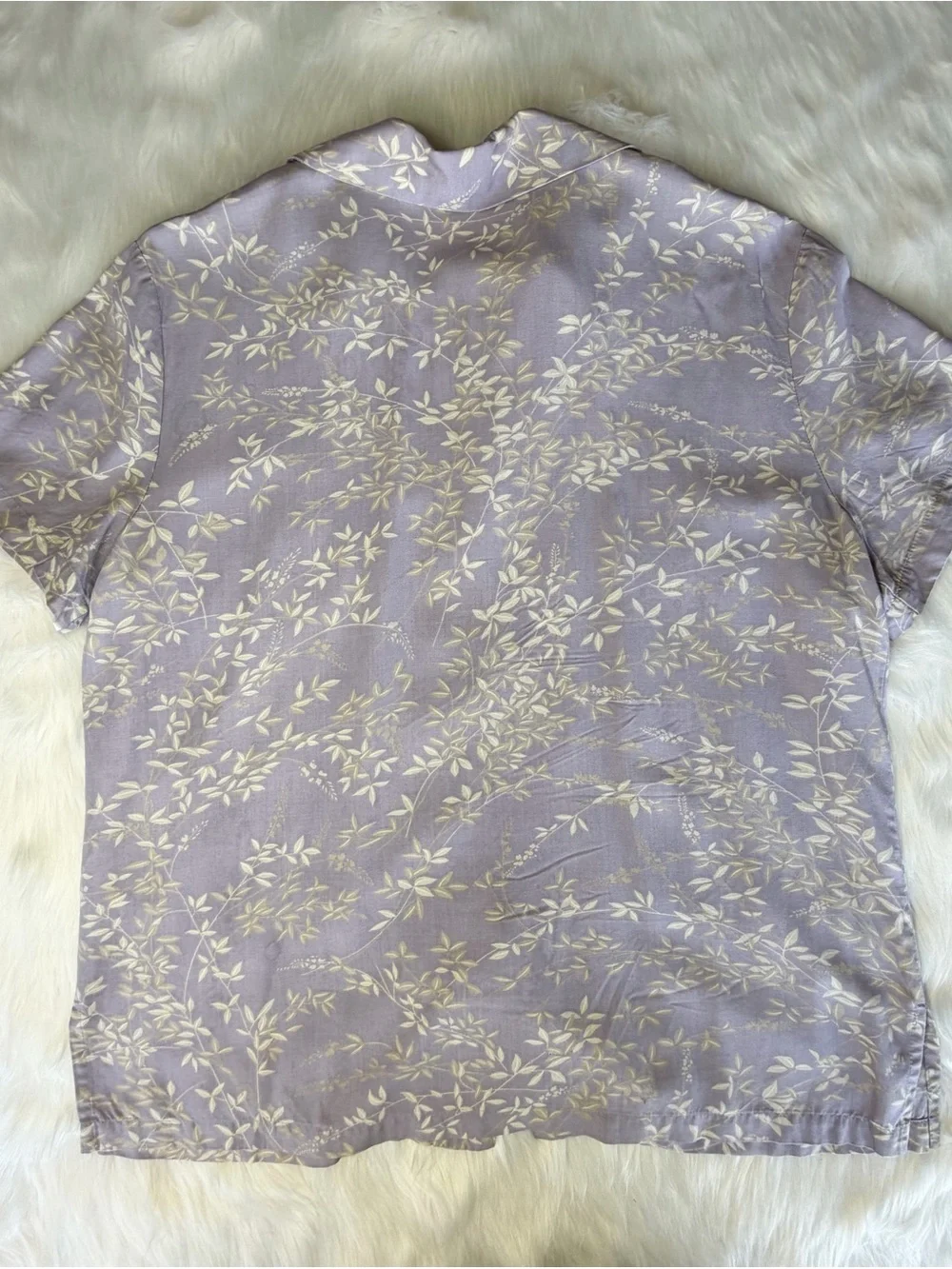 Josephine Chaus Sport Silky Button Down Sz M Lavender Leaf Print Short Sleeve